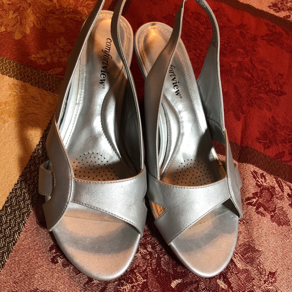 ComfortView Wide Silver Sling Back Heels